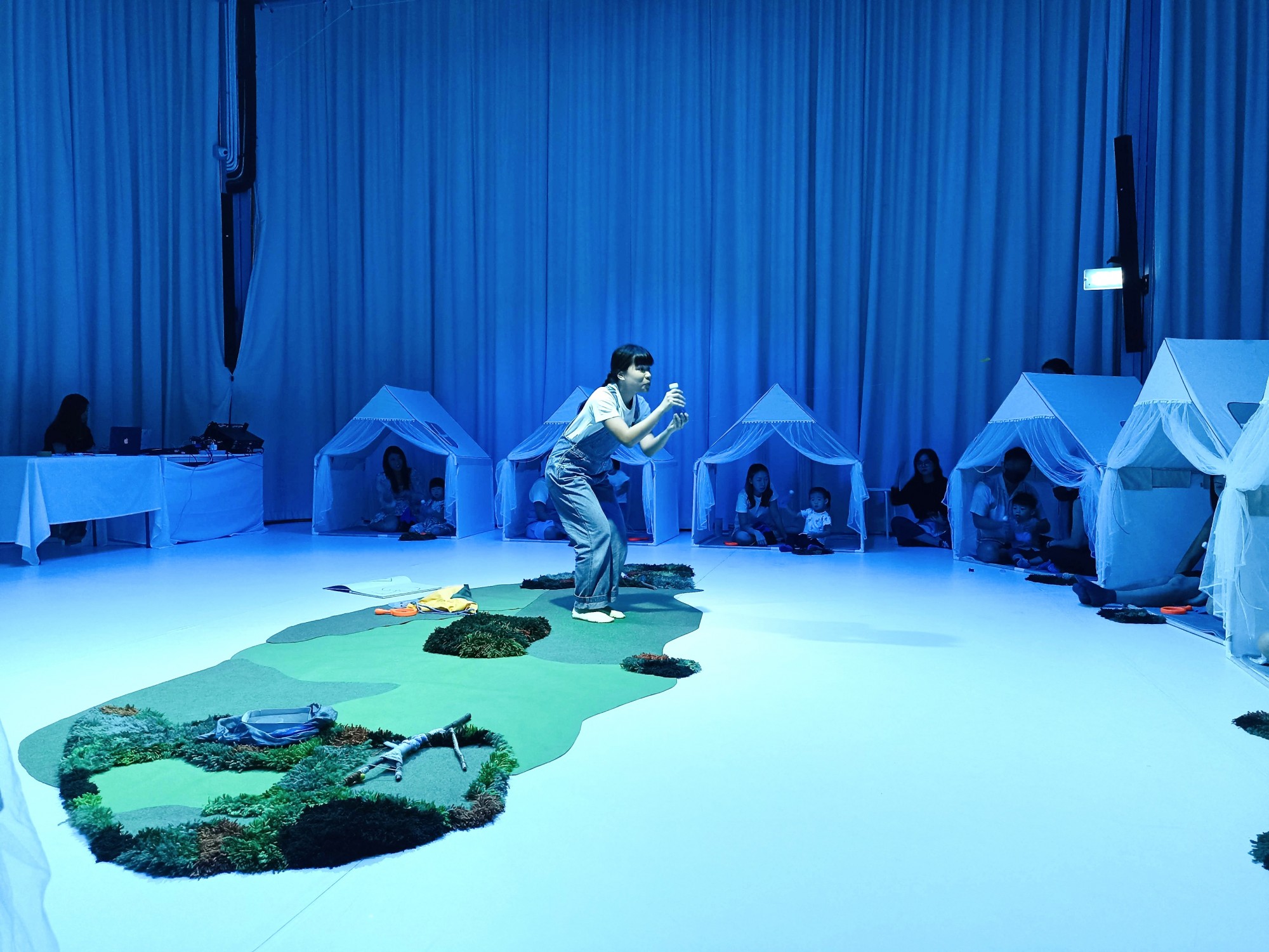 HOUSE (A Theatre Performance for the little ones)